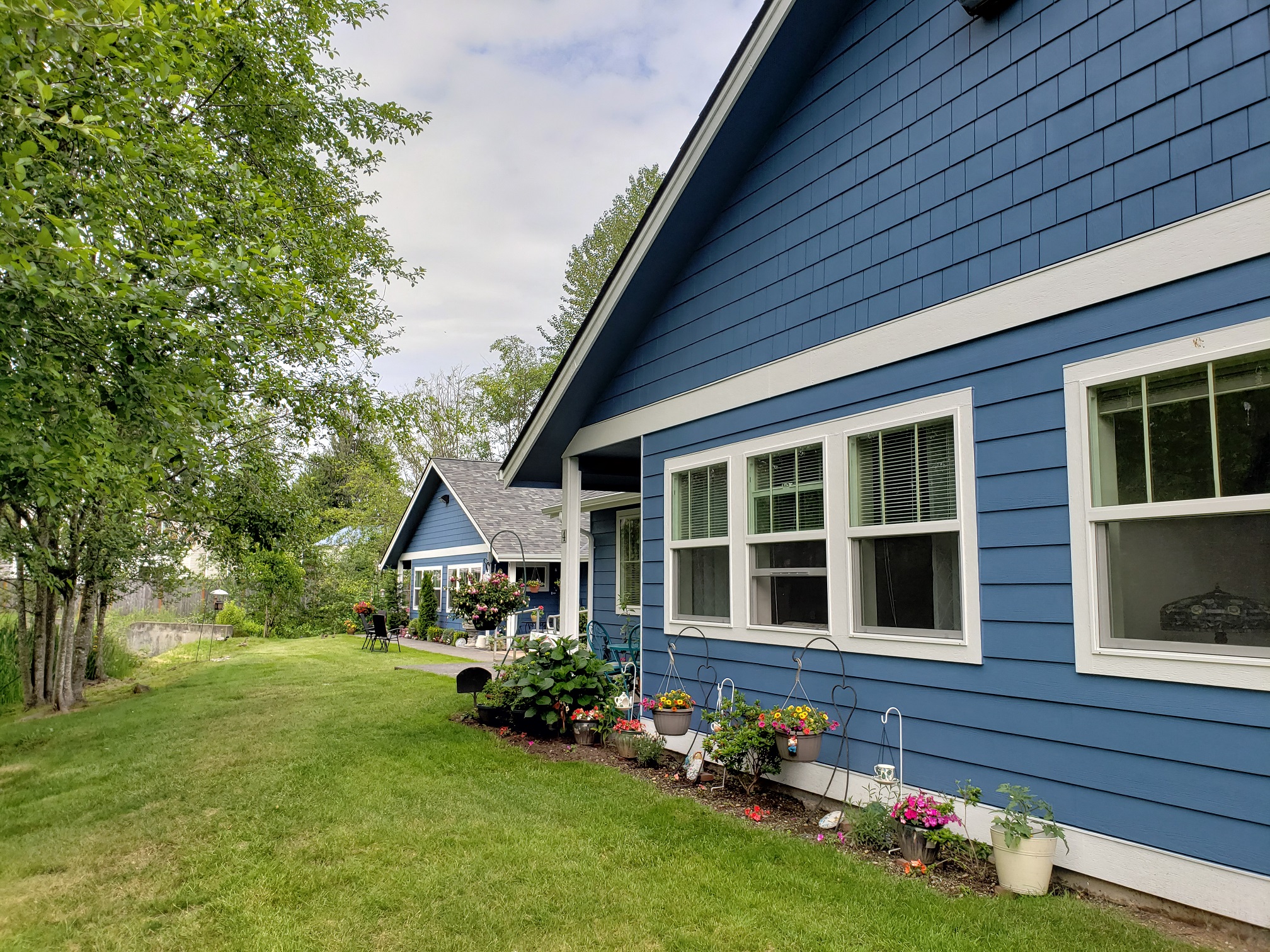 Cottages side yard with flowers